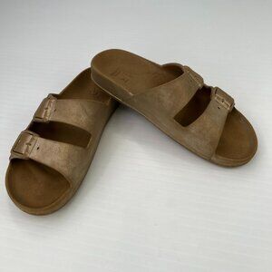 Cacatoe's Sandal Women 7 Flat Gold Slide Bird Light Faux Buckle Distressed Core